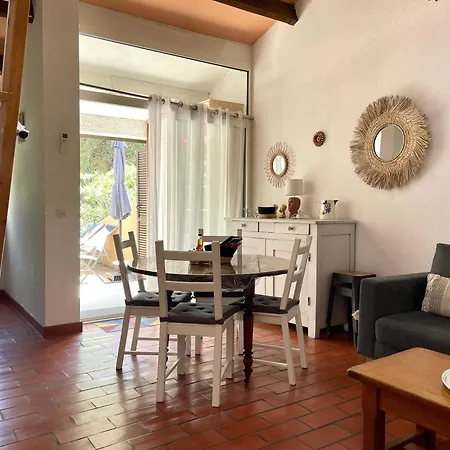 Semesterbostad Maison 5pers-clim-piscine-wifi Fitou