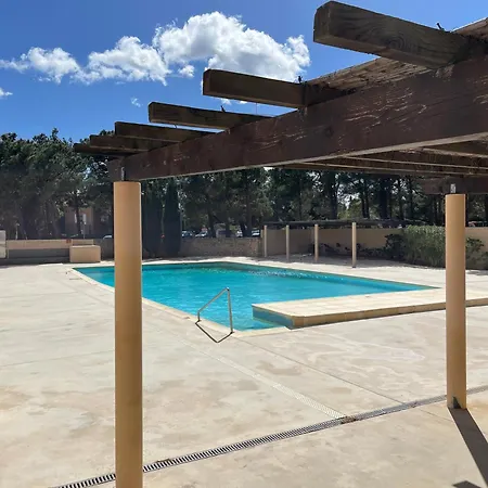 Semesterbostad Maison 5pers-clim-piscine-wifi *