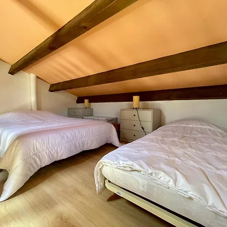 Semesterbostad Maison 5pers-clim-piscine-wifi *